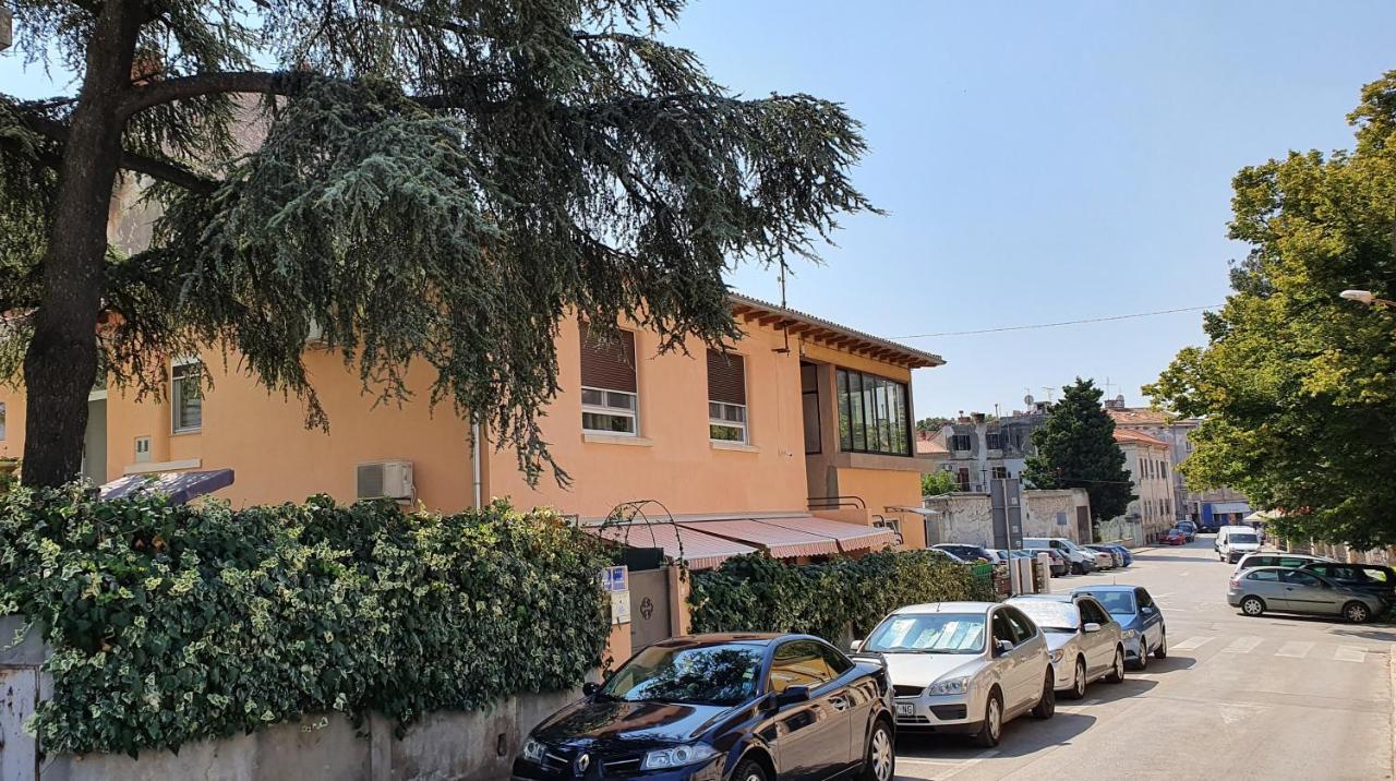 Colosseum Garden studio apartments Pula Buitenkant foto