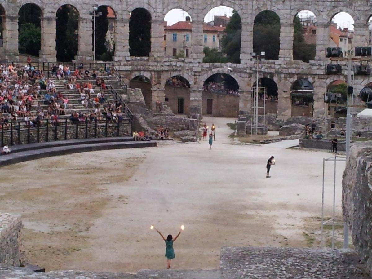 Colosseum Garden studio apartments Pula Buitenkant foto